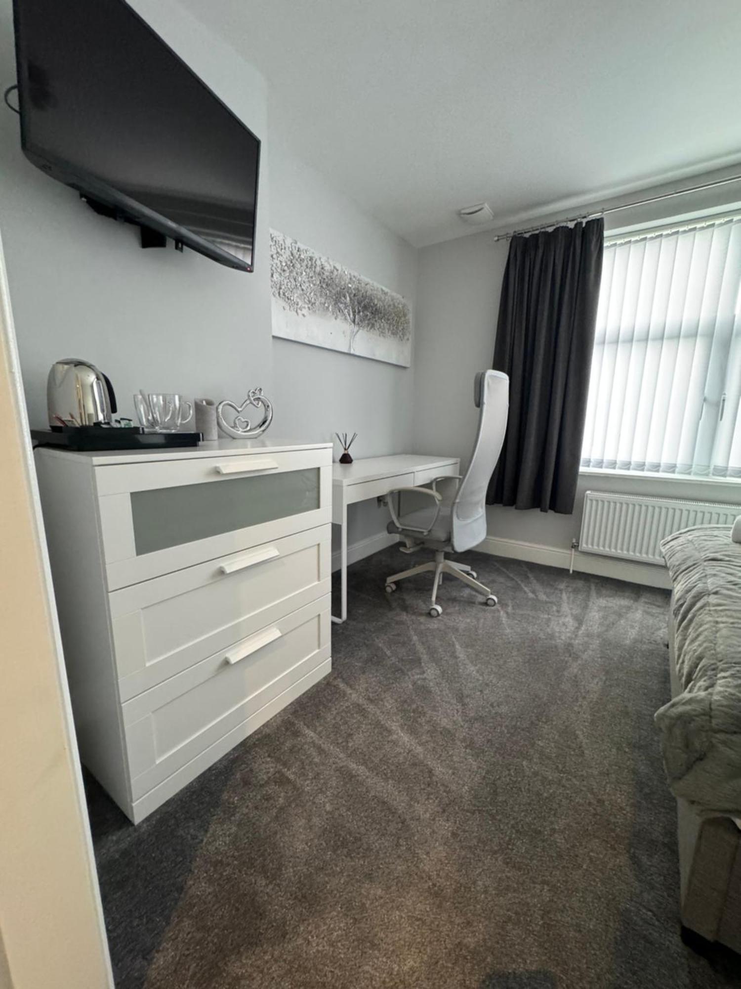 Hotel Lymm Living Warrington  Zewnętrze zdjęcie